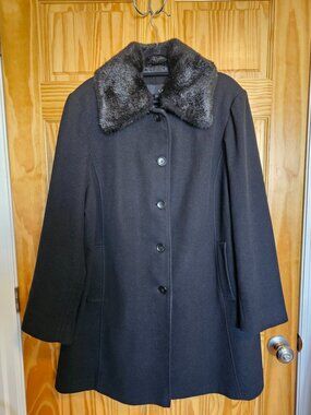 Utex Women's Size 16 Wool Blend Coat With Detachable Faux Fur Collar